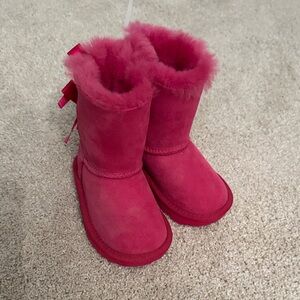 UGG Kids Boots in Bright Pink